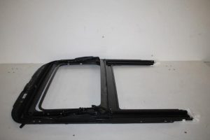 17803371 – 4G8877049 – Sunroof mechanism