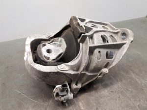 20410245 – 4M0199255AJ – Motorsteun