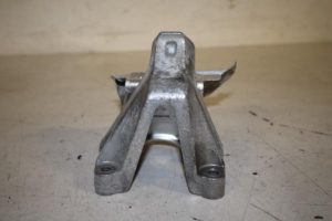 17813837 – 8K0199307BJ – Motorsteun