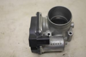 17799354 – 03C133062C – Gasklephuis