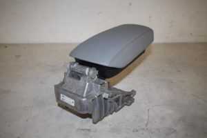 17821641 – 8S8864208CBW1 – Armleuning