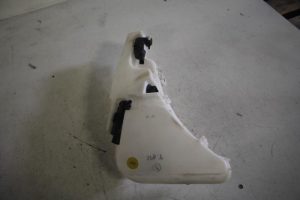 17806247 – 4G8955451F – Front windscreen washer reservoir