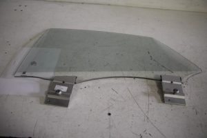 17810790 – 4G8845025A – Portierruit 4Deurs links-achter