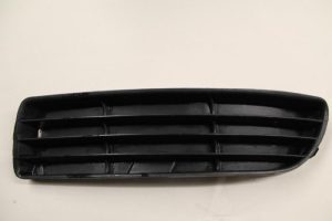 17787778 – 8D0807345B01C – Bumper Rooster