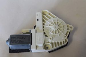 17791017 – 8K0959802B – Door window motor