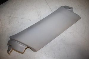 17820927 – 83A867287EP5 – Säulenverkleidung links hinten