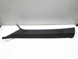 20225536 – 8W8867233GV48 – A-pillar cover, left