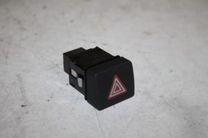 17824954 – 8W0941509A5PR – Paniekverlichtings Schakelaar
