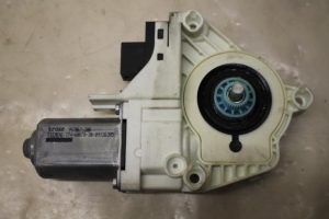 17798059 – 4F0959801C – Fenstermotor Tür
