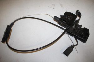 17827120 – 8V0823509 – Slotmechaniek Motorkap