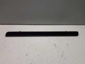 18854060 – 5G1858418B – Dashboard sierlijst