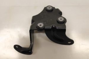 17794959 – 06H121079K – Steun (diversen)