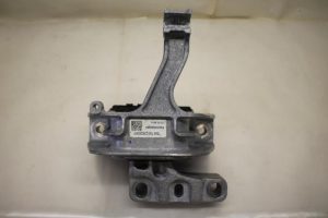 17798412 – 5Q0199262BK – Engine mount
