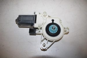 17827656 – 4K0959802 – Door window motor