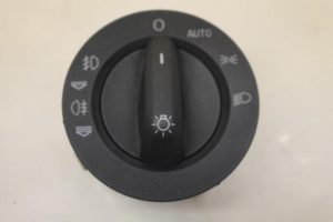 17800942 – 4F1941531D5PR – Light switch