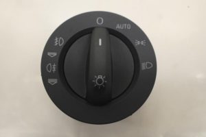 17800940 – 4F1941531D5PR – Light switch