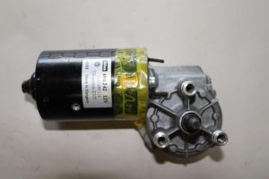 17786546 – 1H0955119 – Front wiper motor