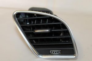 17792896 – 8T1820902GWVF – Luchtrooster Dashboard