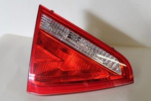 17788330 – 8T0945093 – Achterlicht links