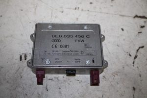 17824416 – 8E0035456C – Radio versterker