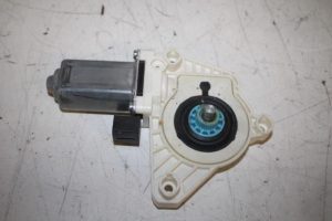 17830278 – 80A959812 – Door window motor