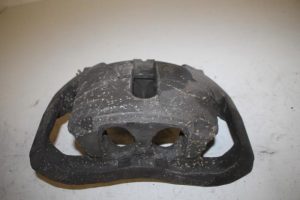 17817942 – 4E0615123 – Remklauw (Tang) links-voor