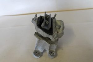 17792112 – 8K0399115T – Getriebe Halterung