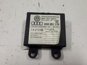 18781621 – 8H0951178 – Alarm module