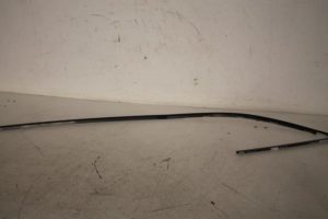 17813688 – 8R0853703ET94 – Daklijst links