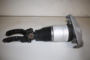 17826853 – 7L8616040 – Stoßdämpfer rechts vorne