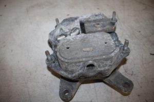 17814702 – 4M0399153L – Getriebe Halterung