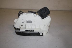 17828750 – 5K4839015Q – Rear door lock mechanism 4-door, left