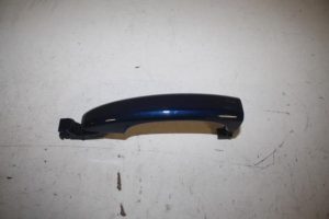 17809926 – 8T0837205AX5Q – Türgriff 4-türig links vorne