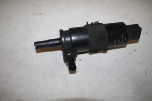 17821510 – 8W0955647 – Headlight washer pump