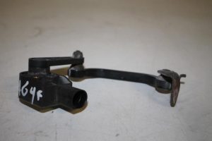 17818914 – 1T0907503 – Xenon hoogteregelaar