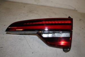 17824951 – 8W9945094E – Taillight, right