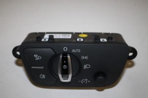 17817607 – 4M0941531AA5PR – Light switch