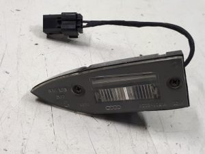 22051707 – 8D0943021E – Registration plate light