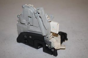 17804396 – 8K0839015C – Rear door lock mechanism 4-door, left