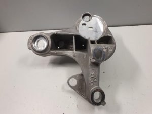 19797388 – 4F0199352R – Engine mount