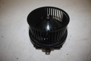 17810993 – 4M1820021A – Heating and ventilation fan motor