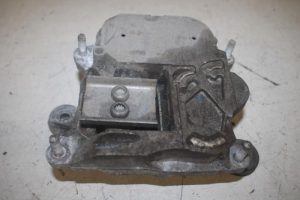 17808995 – 4G0399153A – Getriebe Halterung