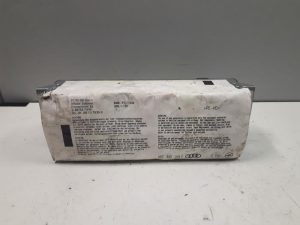 18120698 – 8E0880204E – Airbag rechts (Dashboard)