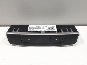 20256045 – 8W0919158SWI – Climatronic Paneel