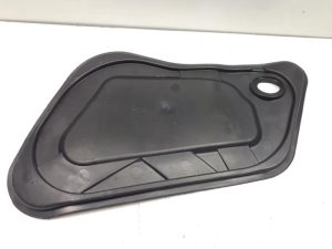 21235101 – 8T8837916 – Türschild 4-türig rechts vorne