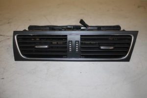 17824203 – 8T2820951CWVF – Luchtrooster Dashboard