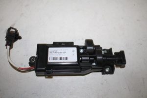 17818619 – 4H0857833 – Gurthöhenverstellung vorne links