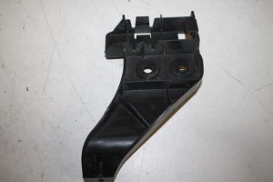 17819213 – 8V5807329A – Steun (diversen)