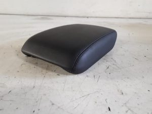 19090021 – 8K0864207G38M – Armlehne