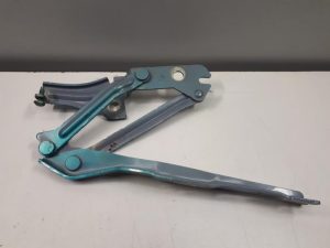 20783794 – 10A823302 – Bonnet Hinge